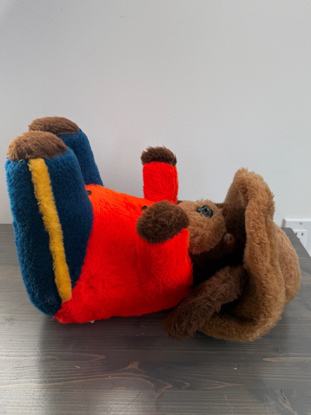 Vintage hard stuffed RCMP dog - Picture 13 of 16
